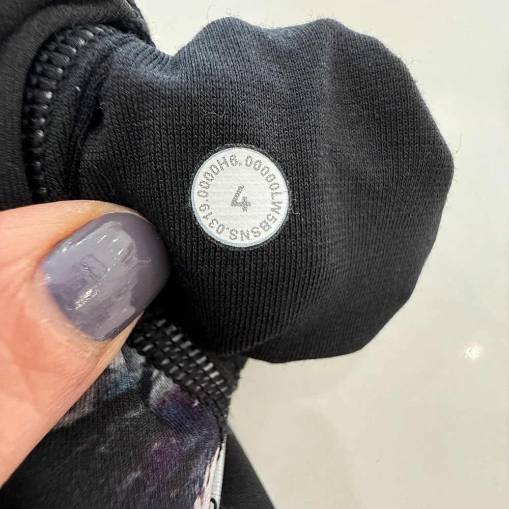 Lululemon Wunder Under glacier camo watercolor print 25 inch Legging size 4 - Picture 7 of 8